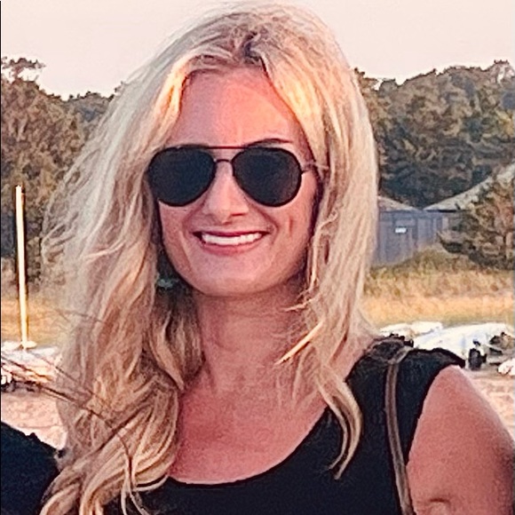 Meet your Posher, Jessica - Picture 3 of 3